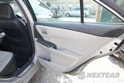2017 Toyota Camry SE - zdjęcie 12 z 31 - miniatura