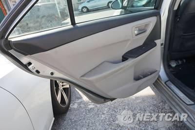 2017 Toyota Camry SE - zdjęcie 14 z 31 - miniatura