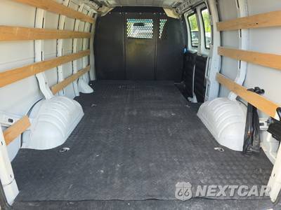 2025 GMC Savana 2500 Cargo Van 1WT 135.0" WB - zdjęcie 15 z 17 - miniatura
