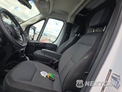 2025 Ram ProMaster 2500 Cargo Van Tradesman w/Passenger Seat Low Roof 136.0" WB - zdjęcie 7 z 27 - miniatura