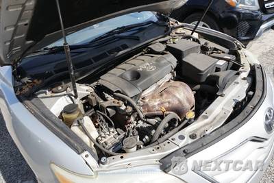 2010 Toyota Camry LE - zdjęcie 24 z 35 - miniatura
