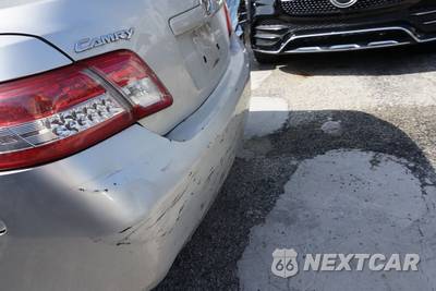2010 Toyota Camry LE - zdjęcie 32 z 35 - miniatura