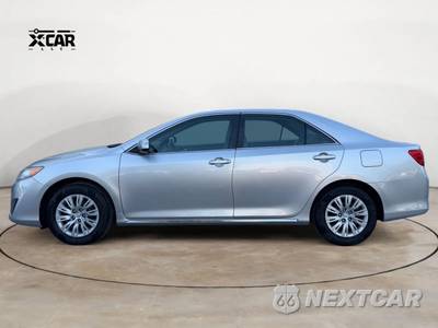 2014 Toyota Camry LE - zdjęcie 2 z 12 - miniatura