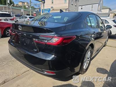 2026 Toyota Camry LE - zdjęcie 4 z 23 - miniatura