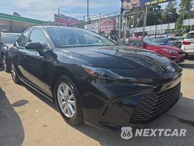 2026 Toyota Camry LE - zdjęcie 3 z 23 - miniatura