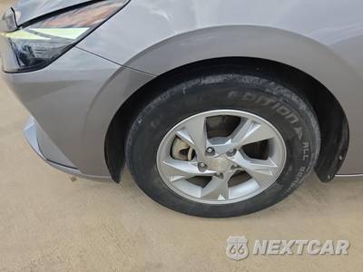 2023 Hyundai Elantra SE - zdjęcie 8 z 23 - miniatura