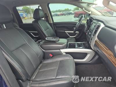 2017 Nissan TITAN SL Crew Cab Short Bed - zdjęcie 8 z 18 - miniatura