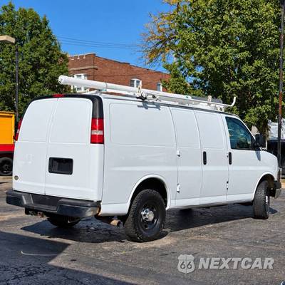 2010 Chevrolet Express 2500 Cargo Van 1WT 135.0" WB - zdjęcie 6 z 16 - miniatura
