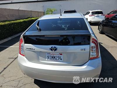 2015 Toyota Prius Two - zdjęcie 5 z 26 - miniatura