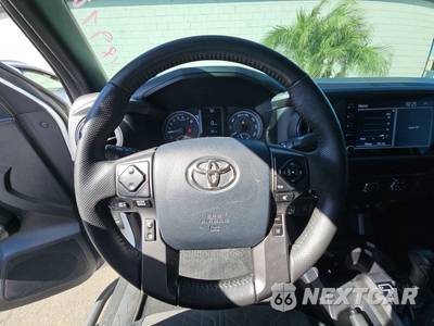 2020 Toyota Tacoma TRD Off-Road Crew Cab Medium Bed - zdjęcie 10 z 35 - miniatura