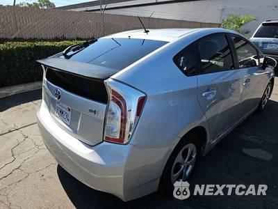 2015 Toyota Prius Two - zdjęcie 4 z 26 - miniatura