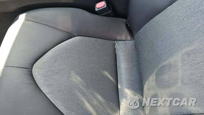 2020 Toyota Camry LE - zdjęcie 25 z 27 - miniatura