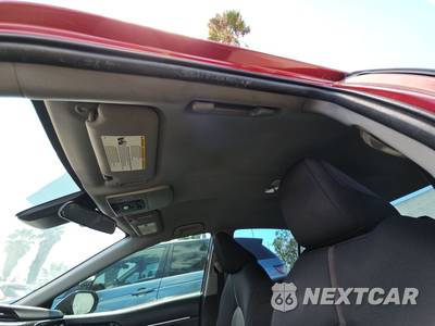2020 Toyota Camry LE - zdjęcie 17 z 27 - miniatura