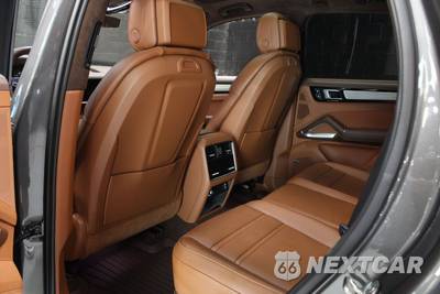 2023 Porsche Cayenne Turbo - zdjęcie 49 z 96 - miniatura