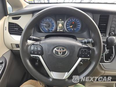 2020 Toyota Sienna L 7-Passenger 119.3" WB - zdjęcie 10 z 49 - miniatura