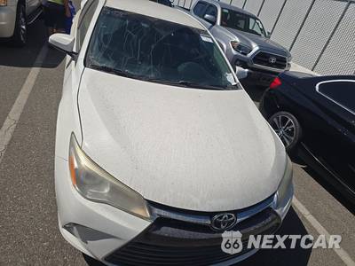 2017 Toyota Camry LE - zdjęcie 2 z 38 - miniatura
