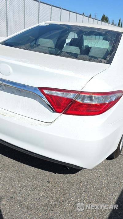 2017 Toyota Camry LE - zdjęcie 36 z 38 - miniatura