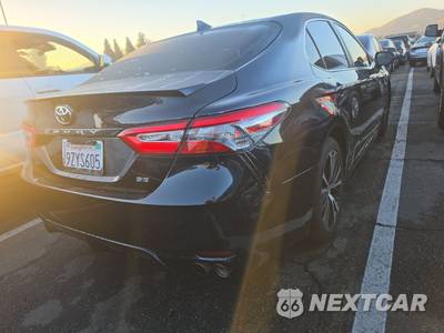 2019 Toyota Camry SE - zdjęcie 4 z 40 - miniatura