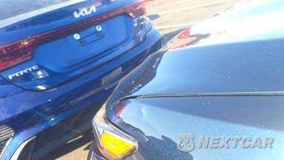 2019 Toyota Camry SE - zdjęcie 38 z 40 - miniatura