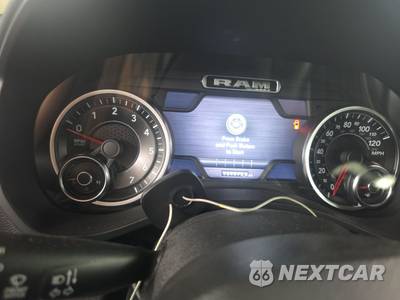 2019 Ram 1500 Laramie Crew Cab Short Bed - zdjęcie 12 z 38 - miniatura