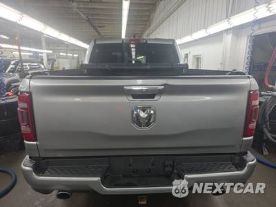 2019 Ram 1500 Laramie Crew Cab Short Bed - zdjęcie 5 z 38 - miniatura