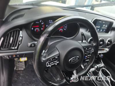 2020 Kia Stinger GT-Line - zdjęcie 10 z 28 - miniatura