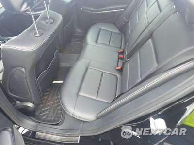 2016 Mercedes-Benz E 350 Luxury 4MATIC Sedan - zdjęcie 13 z 25 - miniatura