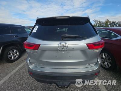 2017 Toyota Highlander XLE - zdjęcie 5 z 17 - miniatura