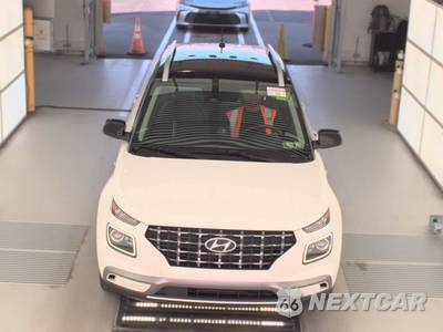 2025 Hyundai Venue Limited - zdjęcie 2 z 29 - miniatura
