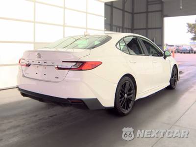 2025 Toyota Camry SE - zdjęcie 4 z 33 - miniatura