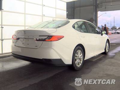 2025 Toyota Camry LE - zdjęcie 4 z 29 - miniatura