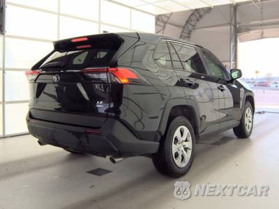 2025 Toyota RAV4 LE - zdjęcie 4 z 32 - miniatura