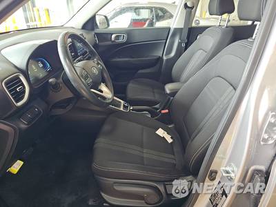 2025 Hyundai Venue SEL - zdjęcie 7 z 28 - miniatura