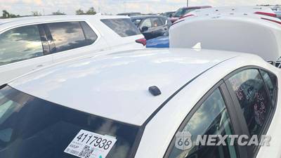 2025 Toyota Camry LE - zdjęcie 17 z 27 - miniatura