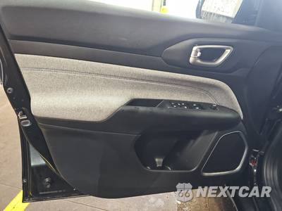 2023 Jeep Compass Latitude - zdjęcie 9 z 29 - miniatura