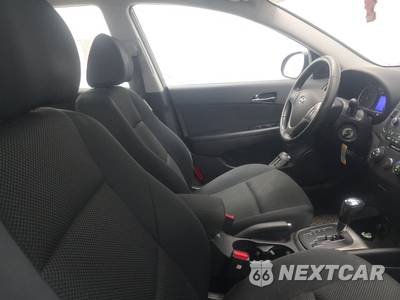 2009 Hyundai Elantra Touring Wagon - zdjęcie 8 z 35 - miniatura