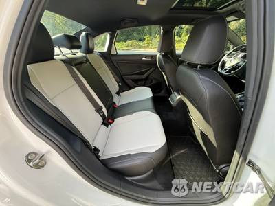 2019 Volkswagen Jetta R-Line - zdjęcie 16 z 19 - miniatura