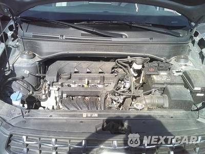 2025 Hyundai Venue SEL - zdjęcie 5 z 29 - miniatura