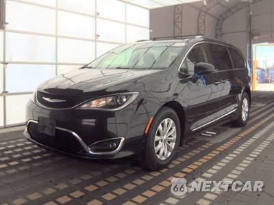 2018 Chrysler Pacifica Touring L 121.6" WB