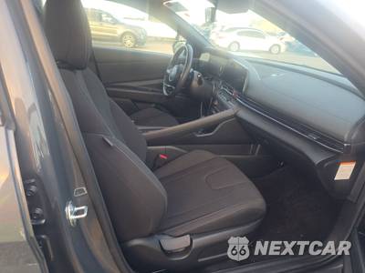 2025 Hyundai Elantra Hybrid SEL Sport - zdjęcie 8 z 17 - miniatura