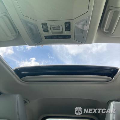 2022 Toyota RAV4 Hybrid XLE Premium - zdjęcie 18 z 27 - miniatura