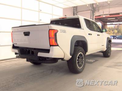 2025 Toyota Tacoma TRD Off-Road Crew Cab Medium Bed - zdjęcie 4 z 26 - miniatura
