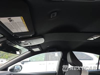2025 Toyota Camry SE - zdjęcie 17 z 30 - miniatura
