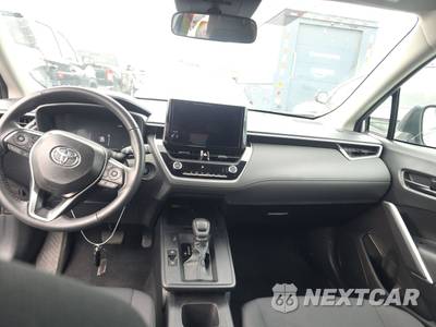 2026 Toyota Corolla Cross LE - zdjęcie 11 z 28 - miniatura