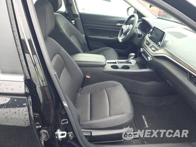 2025 Nissan Altima SV - zdjęcie 8 z 27 - miniatura