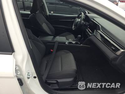2026 Toyota Camry LE - zdjęcie 8 z 23 - miniatura