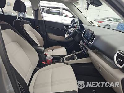 2025 Hyundai Venue SEL - zdjęcie 8 z 22 - miniatura