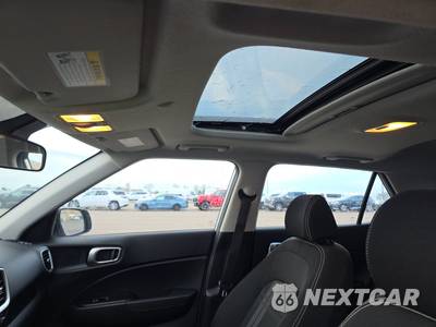 2025 Hyundai Venue SEL - zdjęcie 17 z 23 - miniatura
