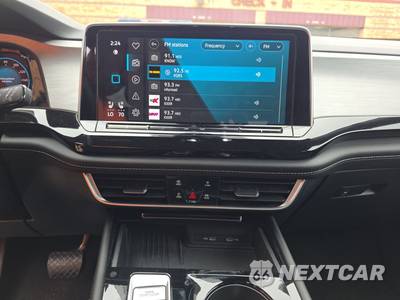 2025 Volkswagen Atlas Cross Sport 2.0T SE w/Technology - zdjęcie 11 z 21 - miniatura
