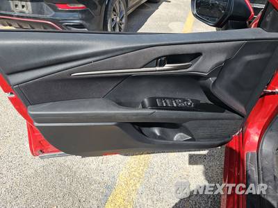 2025 Toyota Camry LE - zdjęcie 9 z 27 - miniatura